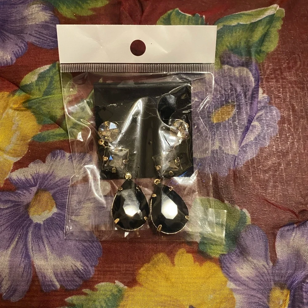 NEW - New York & Company Mixed Jeweled Drop Earrings. Black
